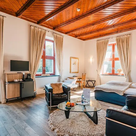 Schloss Ranzow - Kleines Romantik - Wellness - Golfplatz - Hochzeiten & Feiern Lohme