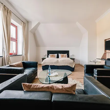 Schloss Ranzow - Kleines Romantik - Wellness - Golfplatz - Hochzeiten & Feiern 4*