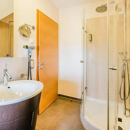 Schloss Ranzow - Kleines Romantik - Wellness - Golfplatz - Hochzeiten & Feiern Hotel Lohme