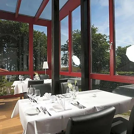 Schloss Ranzow - Kleines Romantik - Wellness - Golfplatz - Hochzeiten & Feiern Lohme