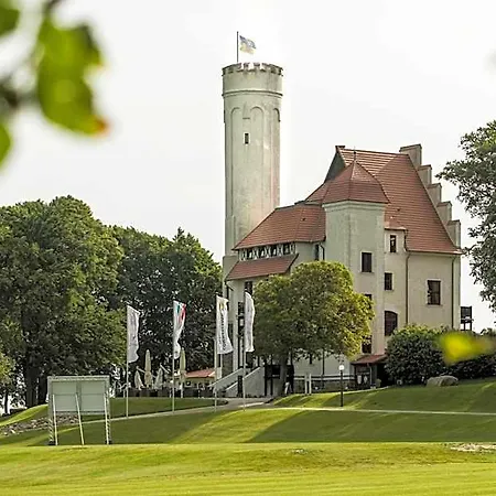 מלון Schloss Ranzow - Kleines Romantik - Wellness - Golfplatz - Hochzeiten & Feiern 4*