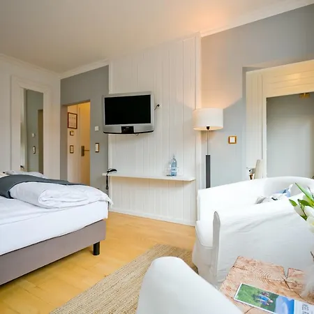 Schloss Ranzow - Kleines Romantik - Wellness - Golfplatz - Hochzeiten & Feiern 4*