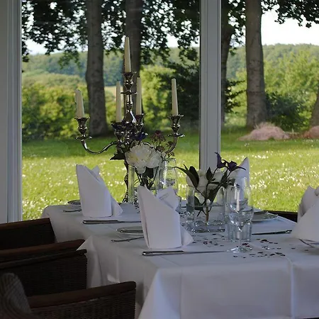 Schloss Ranzow - Kleines Romantik - Wellness - Golfplatz - Hochzeiten & Feiern Lohme