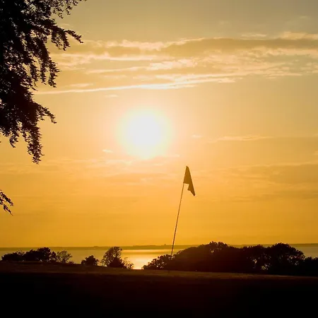 Schloss Ranzow - Kleines Romantik - Wellness - Golfplatz - Hochzeiten & Feiern Lohme