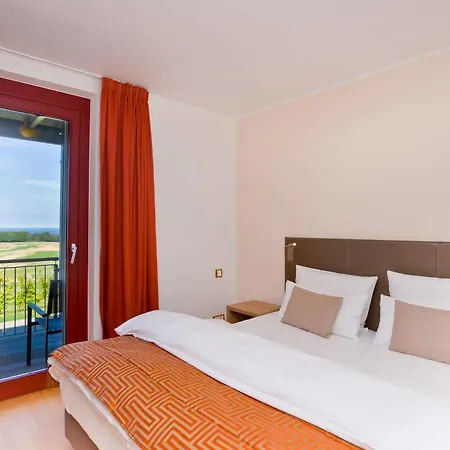 酒店 Schloss Ranzow - Kleines Romantik - Wellness - Golfplatz - Hochzeiten & Feiern 4*