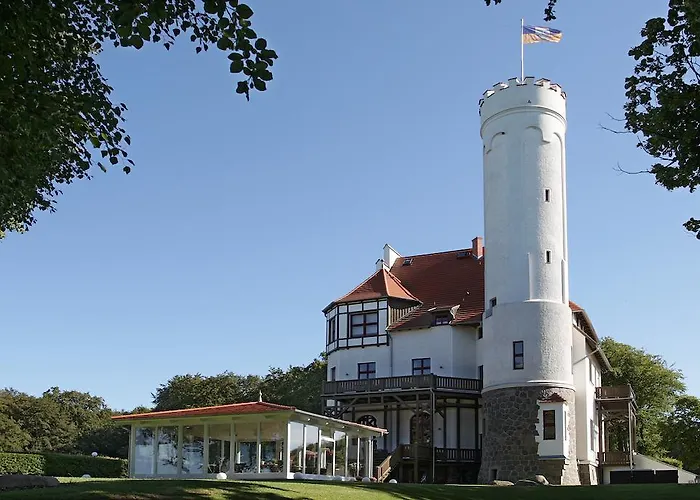 Отель Schloss Ranzow - Kleines Romantik - Wellness - Golfplatz - Hochzeiten & Feiern Ломе