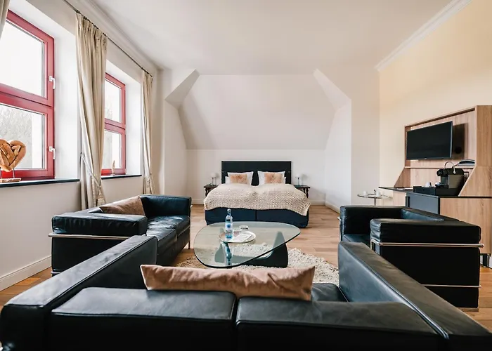 Schloss Ranzow - Kleines Romantik - Wellness - Golfplatz - Hochzeiten & Feiern 4*