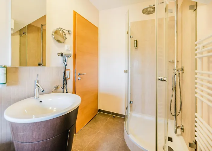 Schloss Ranzow - Kleines Romantik - Wellness - Golfplatz - Hochzeiten & Feiern Отель Ломе