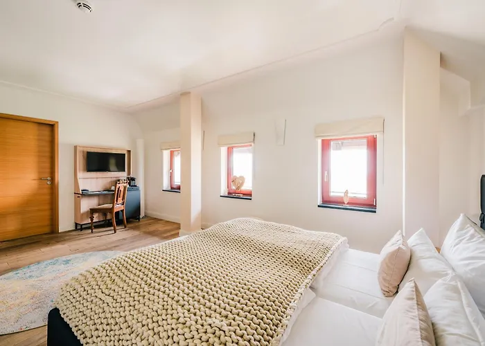 Schloss Ranzow - Kleines Romantik - Wellness - Golfplatz - Hochzeiten & Feiern Отель 4*