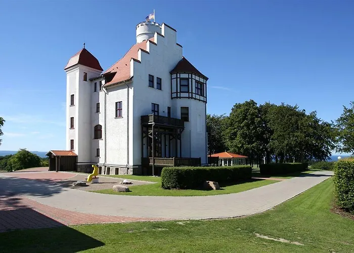 Отель Schloss Ranzow - Kleines Romantik - Wellness - Golfplatz - Hochzeiten & Feiern Ломе