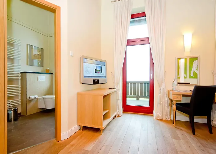 Schloss Ranzow - Kleines Romantik - Wellness - Golfplatz - Hochzeiten & Feiern Отель Ломе