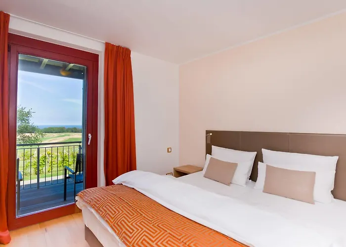 Отель Schloss Ranzow - Kleines Romantik - Wellness - Golfplatz - Hochzeiten & Feiern 4*